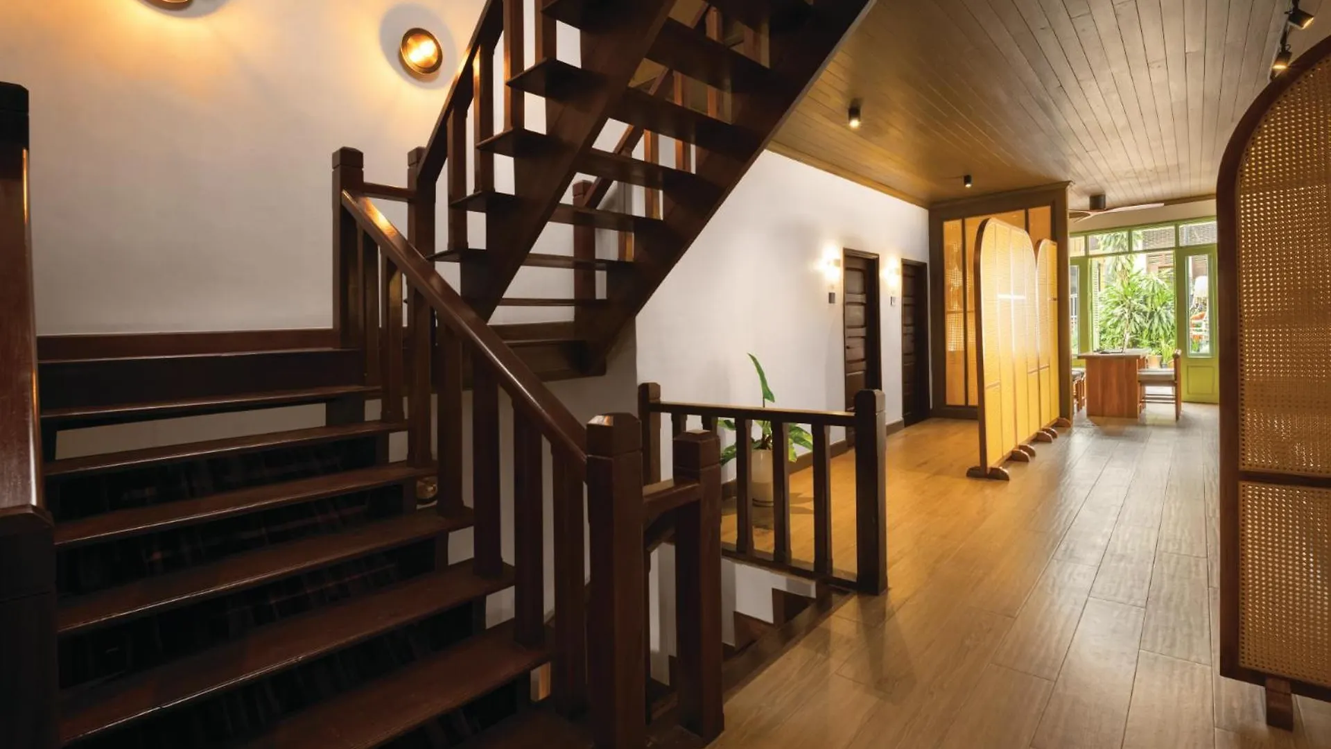Nava Luang Prabang Hotel 3*,  Laos